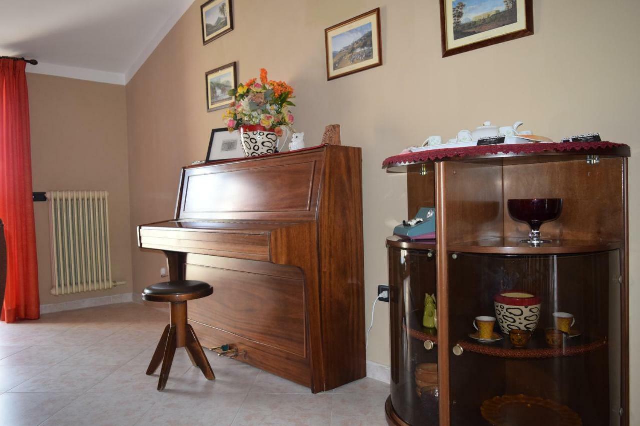 Amici Di Hackert Bed & Breakfast กาแซร์ตา ภายนอก รูปภาพ