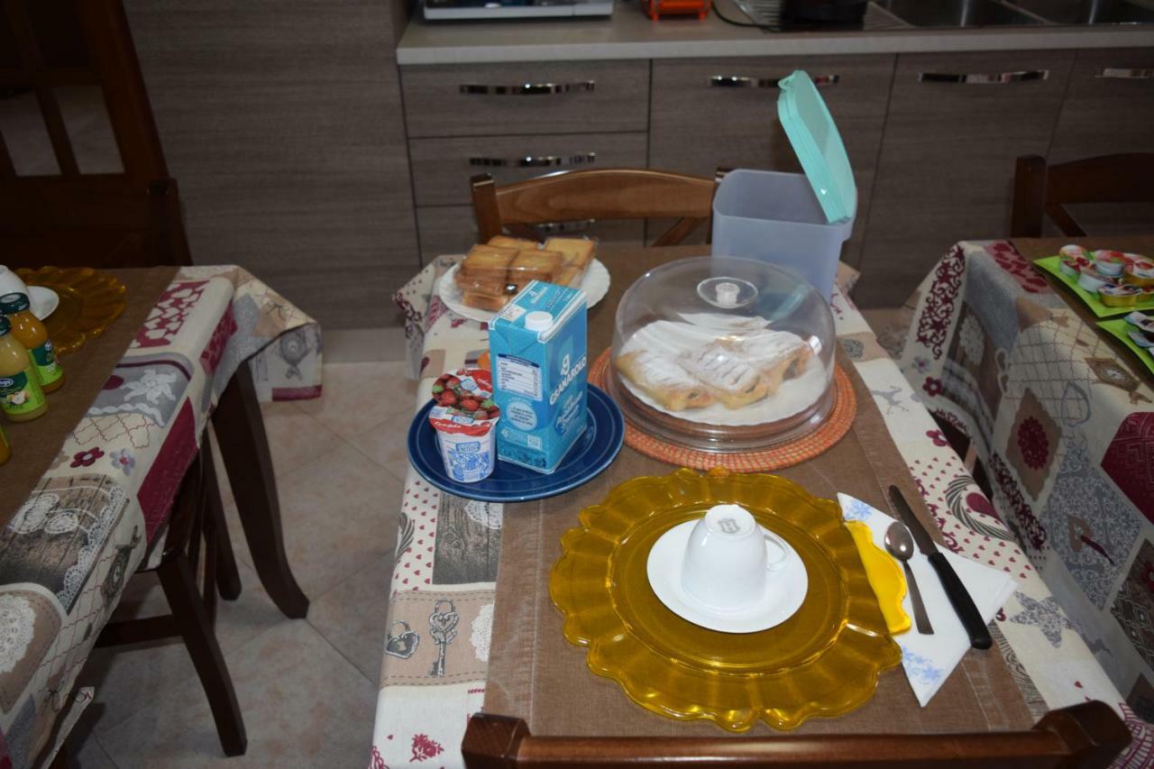 Amici Di Hackert Bed & Breakfast กาแซร์ตา ภายนอก รูปภาพ