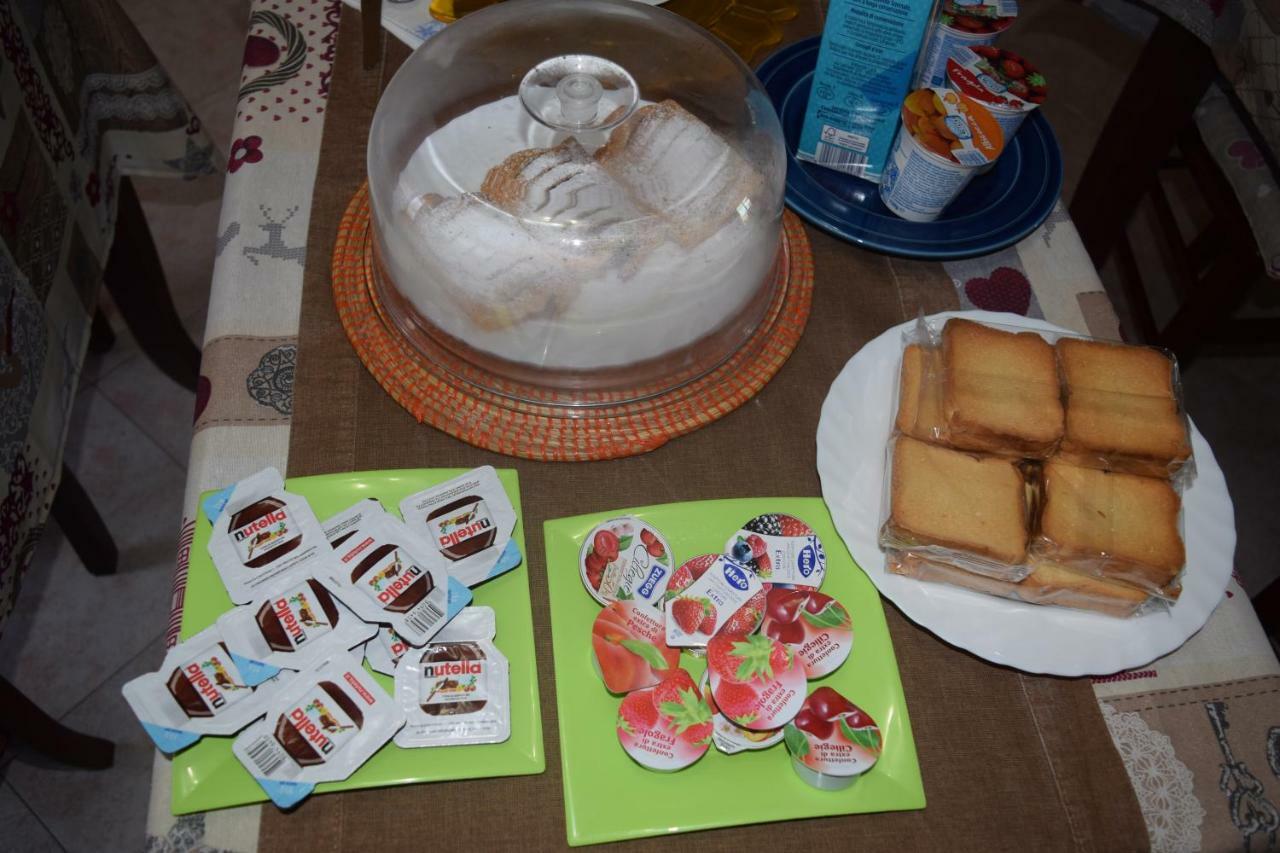 Amici Di Hackert Bed & Breakfast กาแซร์ตา ภายนอก รูปภาพ