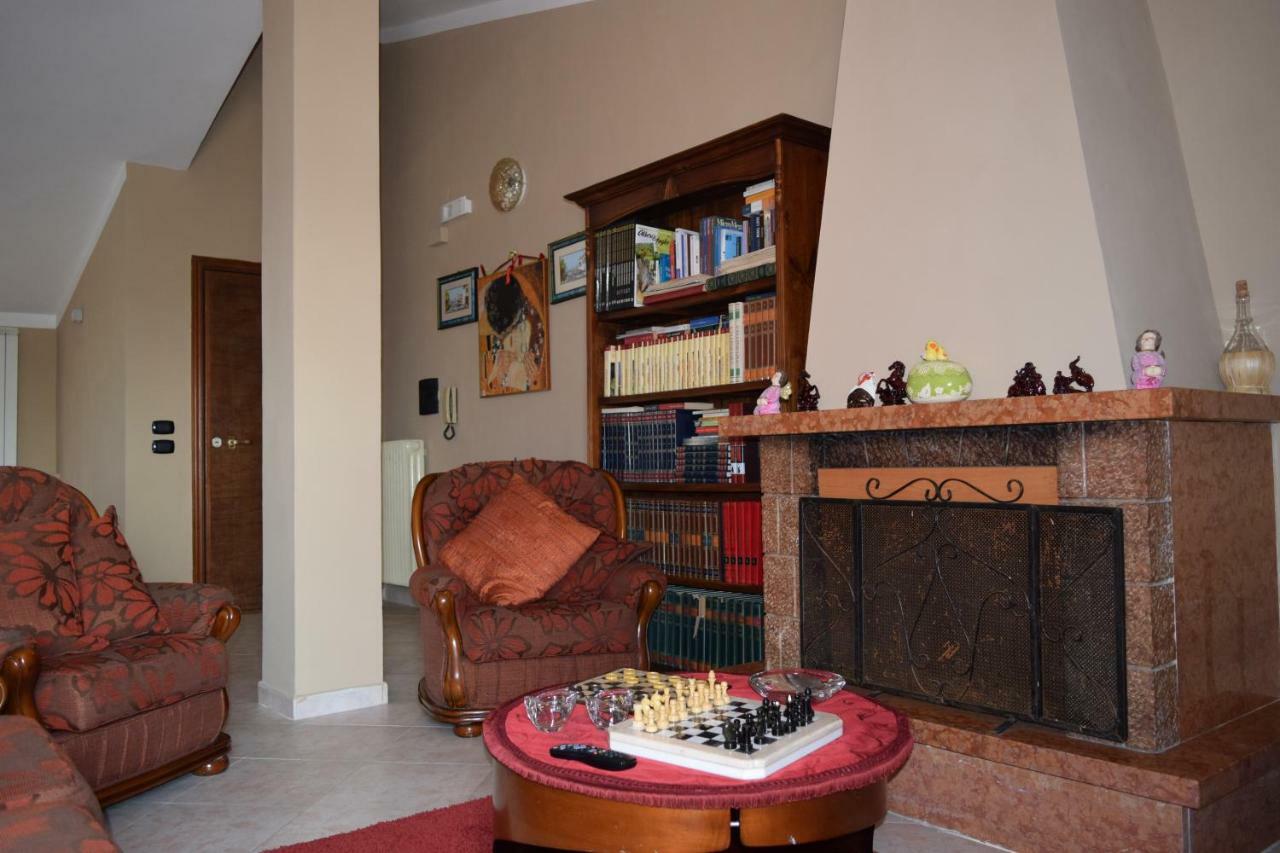 Amici Di Hackert Bed & Breakfast กาแซร์ตา ภายนอก รูปภาพ