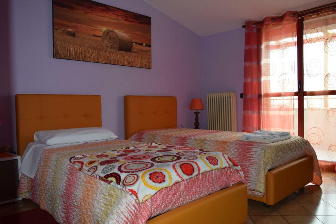 Amici Di Hackert Bed & Breakfast กาแซร์ตา ภายนอก รูปภาพ
