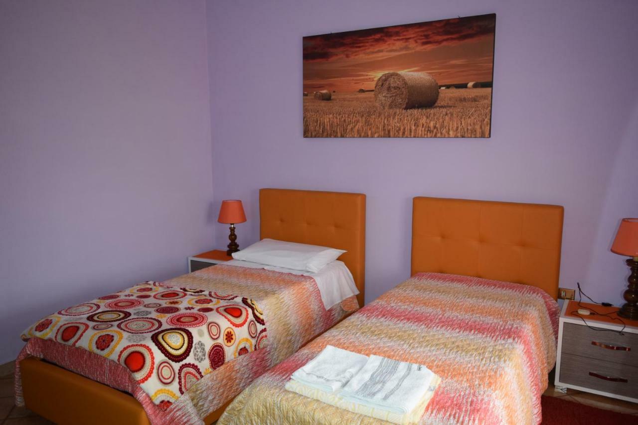 Amici Di Hackert Bed & Breakfast กาแซร์ตา ภายนอก รูปภาพ