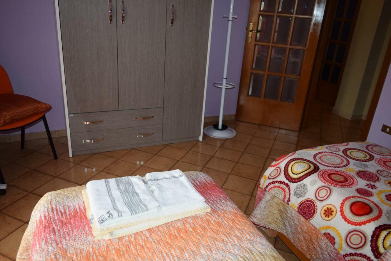 Amici Di Hackert Bed & Breakfast กาแซร์ตา ภายนอก รูปภาพ