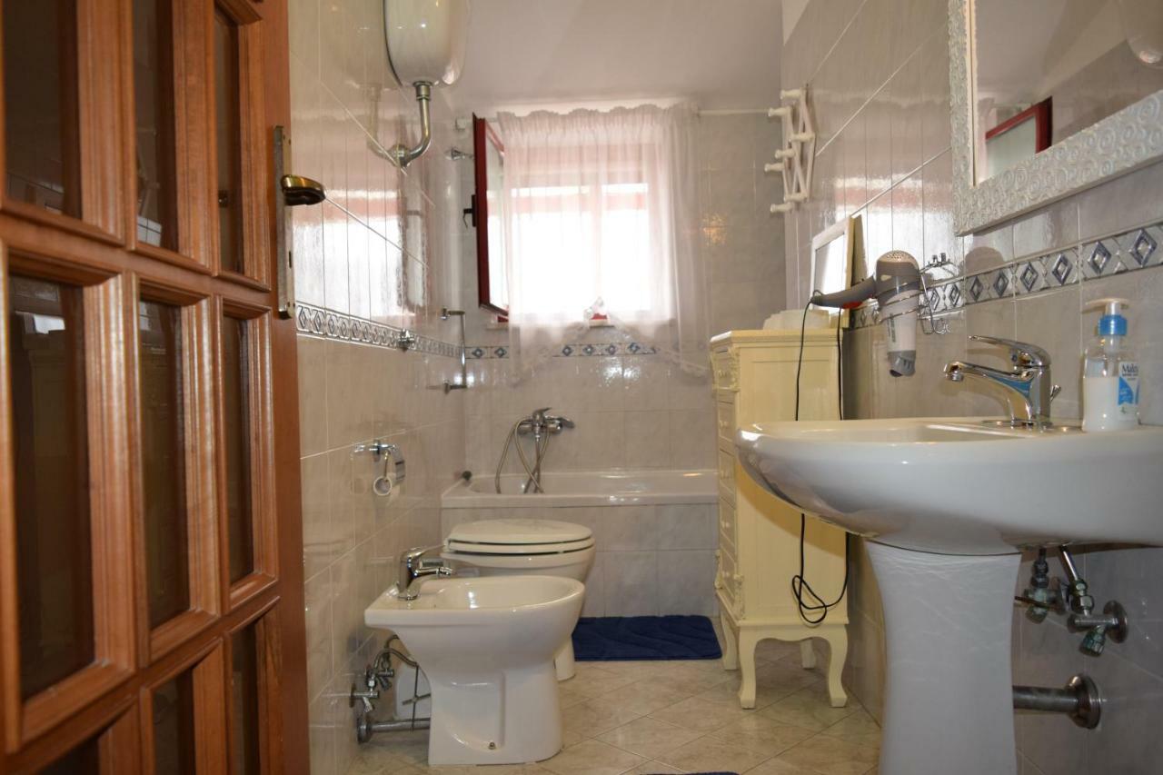 Amici Di Hackert Bed & Breakfast กาแซร์ตา ภายนอก รูปภาพ