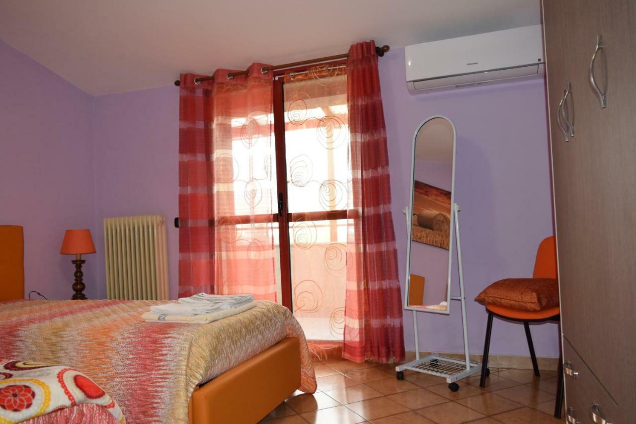 Amici Di Hackert Bed & Breakfast กาแซร์ตา ภายนอก รูปภาพ