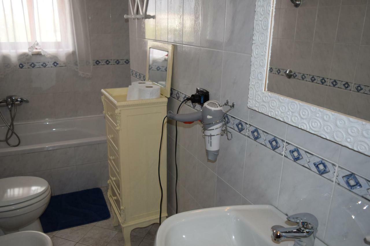 Amici Di Hackert Bed & Breakfast กาแซร์ตา ภายนอก รูปภาพ