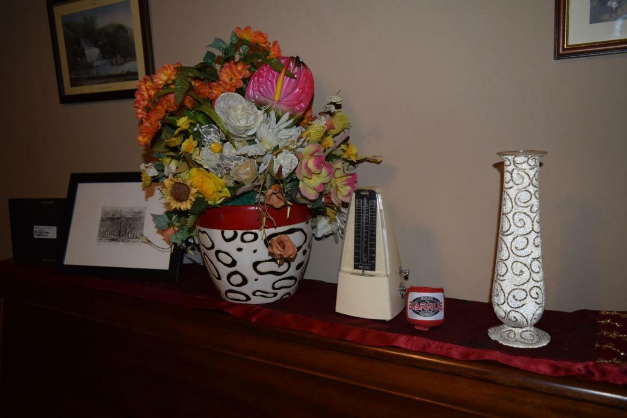 Amici Di Hackert Bed & Breakfast กาแซร์ตา ภายนอก รูปภาพ