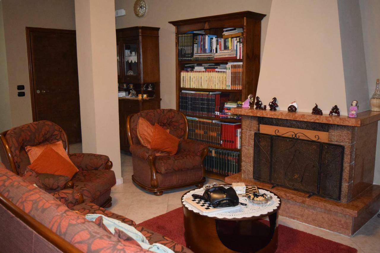 Amici Di Hackert Bed & Breakfast กาแซร์ตา ภายนอก รูปภาพ