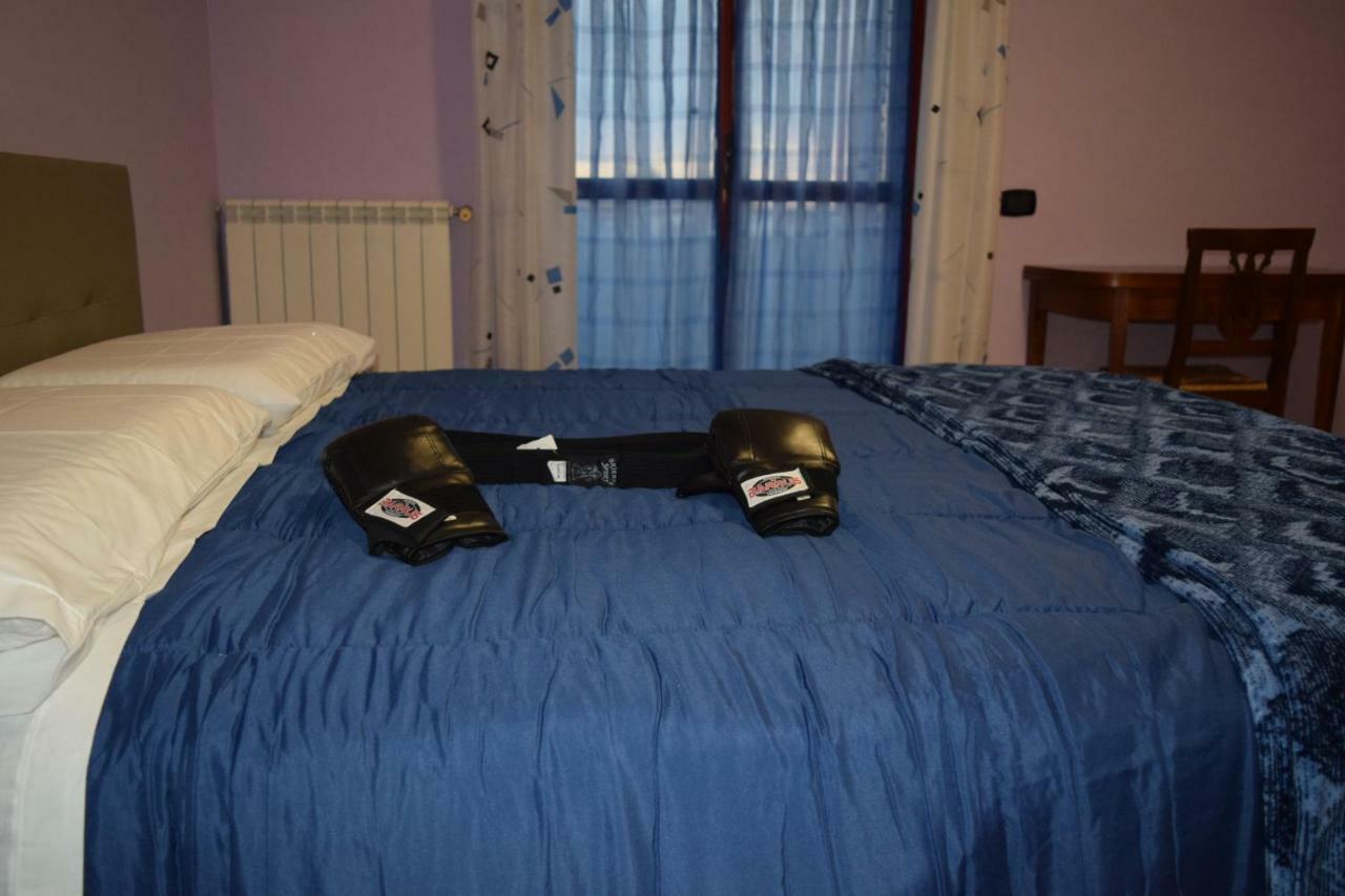Amici Di Hackert Bed & Breakfast กาแซร์ตา ภายนอก รูปภาพ
