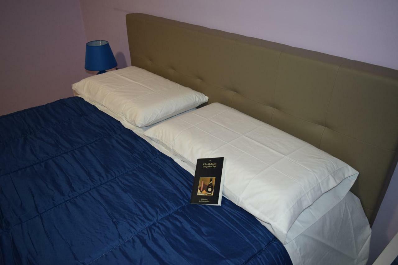 Amici Di Hackert Bed & Breakfast กาแซร์ตา ภายนอก รูปภาพ